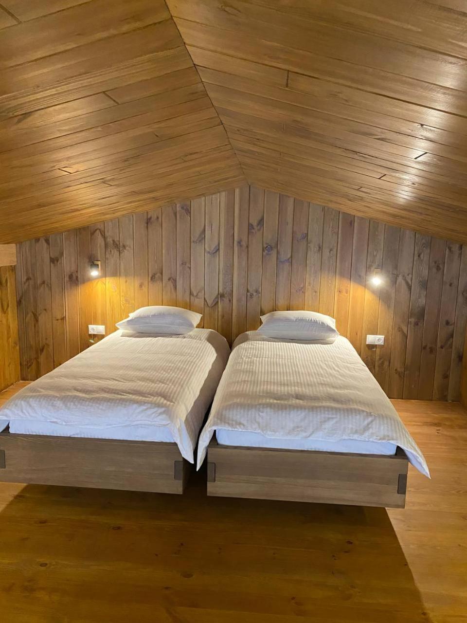 Hotel Фільварок Кмитів à Velyki Kosharishcha Extérieur photo